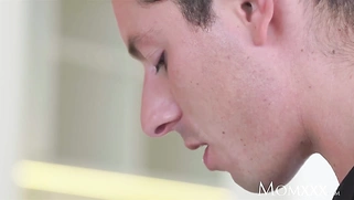 MOM with big tits USA needs hot hard fucking and facial from hired stud