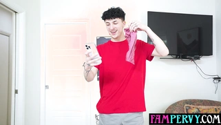 Dude eating and fucking MILF aunts pussy