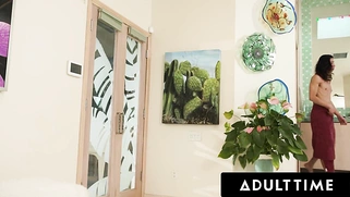 Exhibitionist Teen Charlie Summer shows her stepsister's boyfriend her pussy!