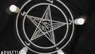 Hot Gothic Lesbians Jessie Lee and Sheena Rose Eat and Scissor