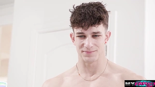 Letting my handsome stepcousin bang my wet pussy