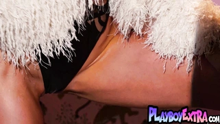 Nude teen reveals her natural confidence