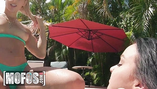 Sizzling Hot Lesbians Abella Danger and Payton Presley Play with Each Other