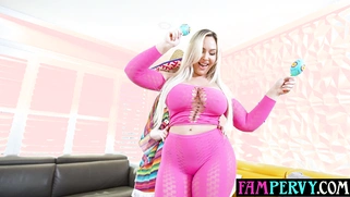 BBW MILF plays with stepsons huge maraca
