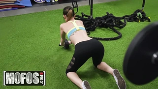 Gym babe Michele James rides POV