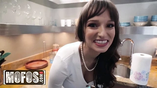 Sneaky Sex With Busty Stepmom Lexi Luna