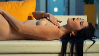 Naked teen reveals her mysterious pussy