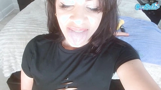 Flexible Thick MILF Miss Raquel Ruins Her Holes LIVE on Cam