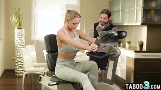 Dude training a hot MILFs tight asshole