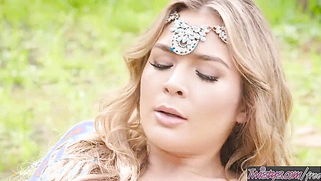 The Goddess Of Masturbation Blair Williams Takes Outdoors To Show How To Do It
