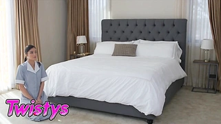 Fit Milf India Summert een maid Emily Willis
