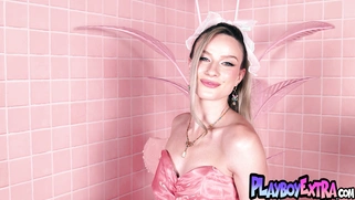 Naked hairdresser spreads her long legs