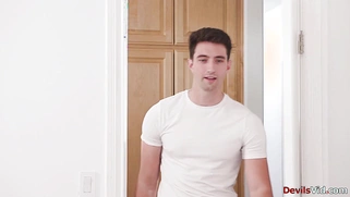 Stepsis wants stepbro to cum on her face
