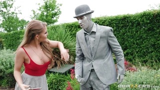 Alessandra Jane seduces the living statue Danny D outdoors