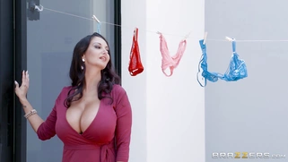 Ava Addams caught the panties' thief and invited him in the house