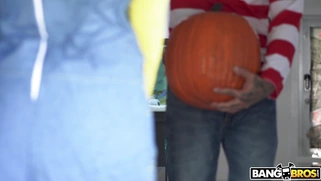 Evelin Stone surprised by Bruno's cock in the pumpkin