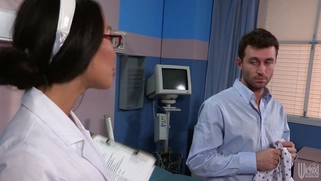 Smoking hot nurse Asa Akira checks up on her patient